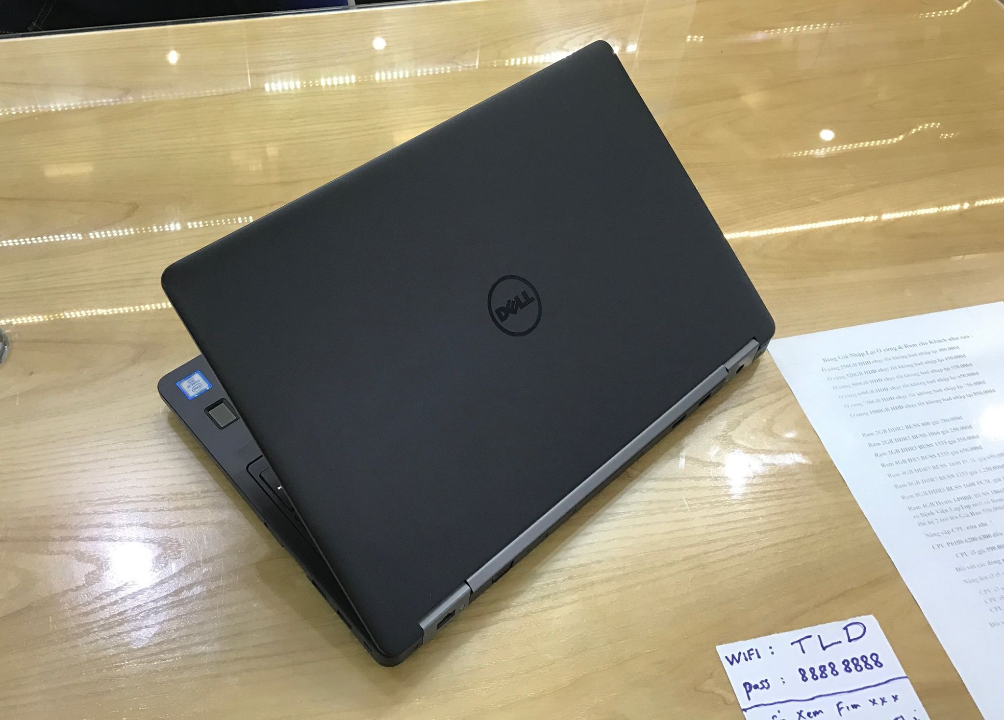 Laptop Dell Latitude E5570-7.jpg
